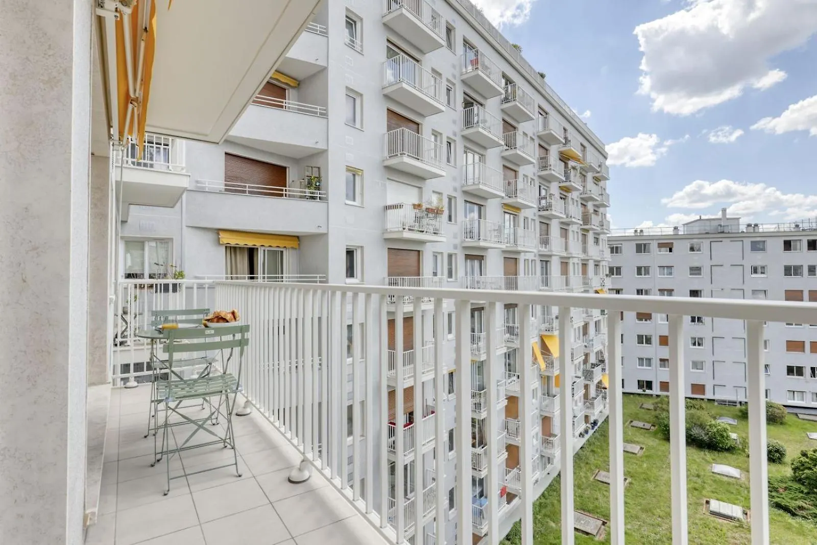 Light & Warm Flat With Balcony - Heart Of Paris 15 Apartment